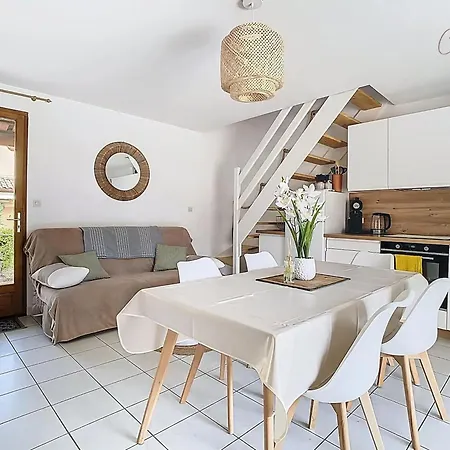 Maison Charmante A + Piscine Partagee * Vias