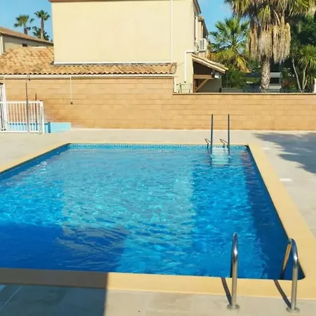 Maison Charmante A + Piscine Partagee Vias