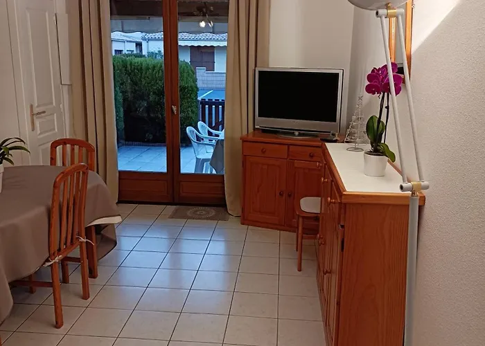 Σπίτι διακοπών Maison Charmante A + Piscine Partagee *