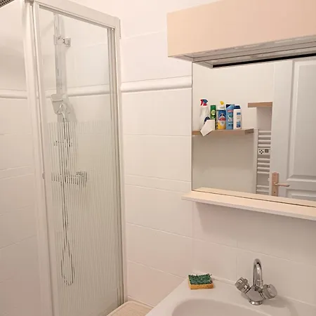 Prázdninový dům Maison Charmante A + Piscine Partagee