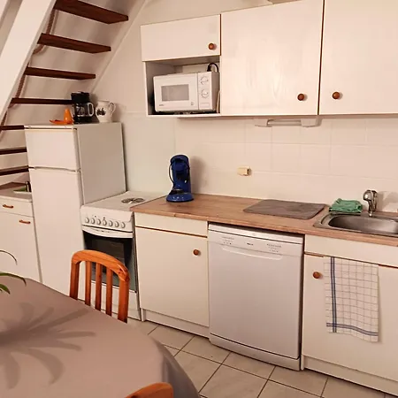 Prázdninový dům Maison Charmante A + Piscine Partagee *